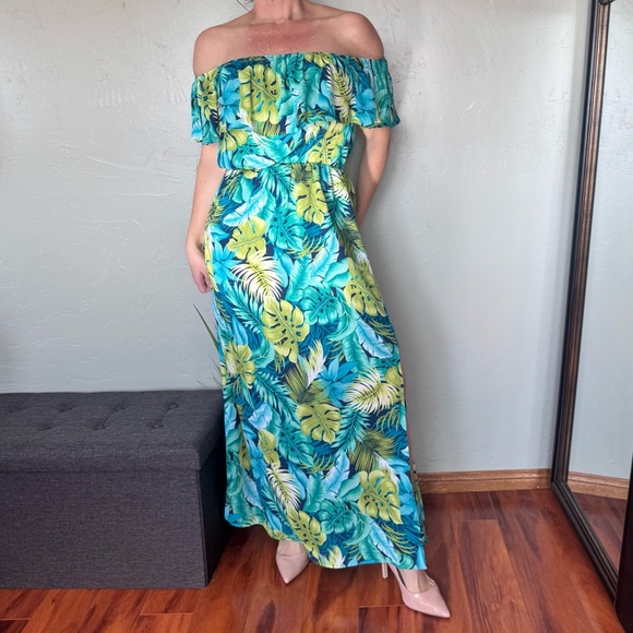 eesome Dresses & Skirts - eesome Tropical Palm Leaf Print Maxi Dress with Ruffle Adjustable Top